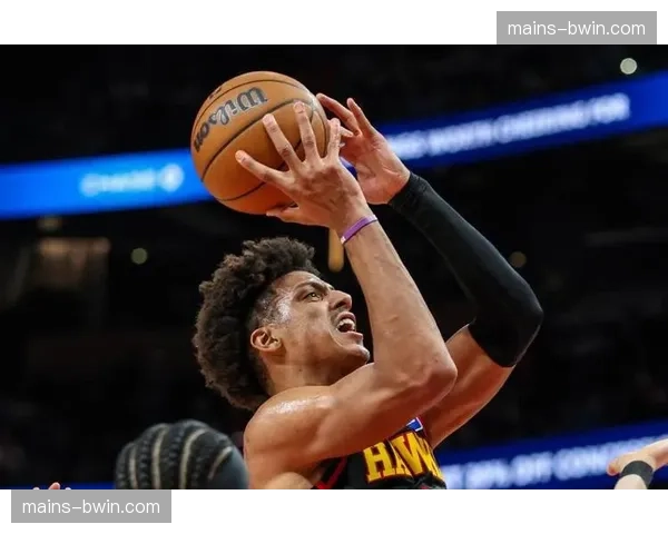 老鹰团队篮球助攻31次 约翰逊麦科勒姆双核驱动